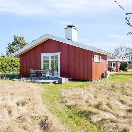 Family-friendly Secluded 3 Terraces Feriehus *