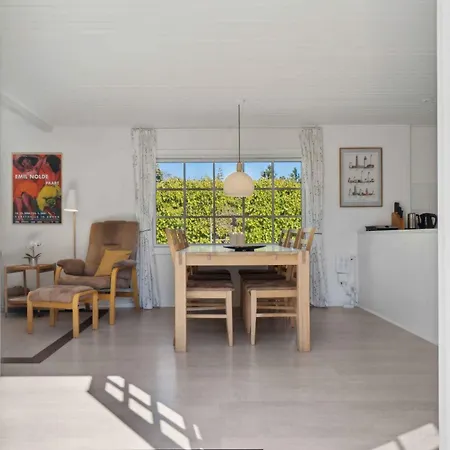 Feriehus Family-friendly Secluded 3 Terraces Vejby