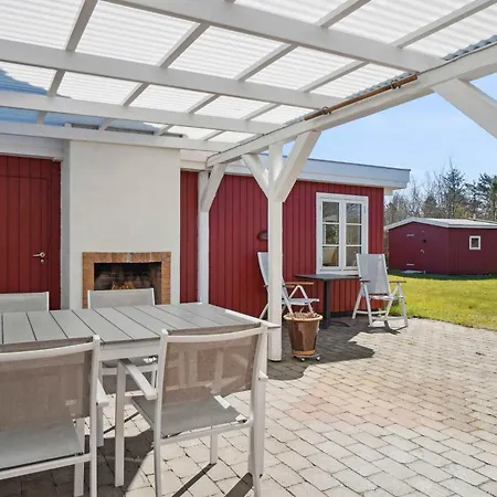 Semesterbostad Family-friendly Cottage, Secluded, 3 Terraces *