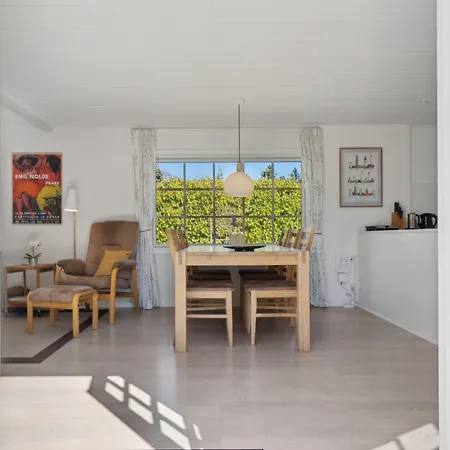 Feriehus Family-friendly Secluded 3 Terraces