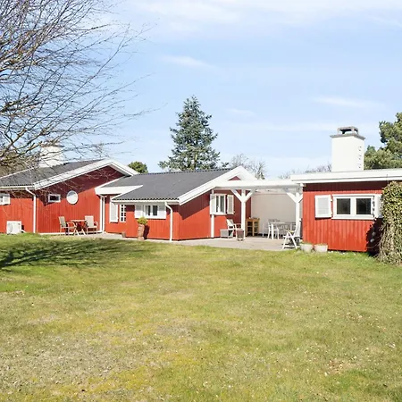Family-friendly Secluded 3 Terraces Feriehus