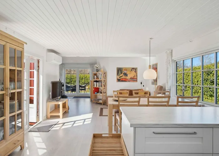 Family-friendly Secluded 3 Terraces * Vejby